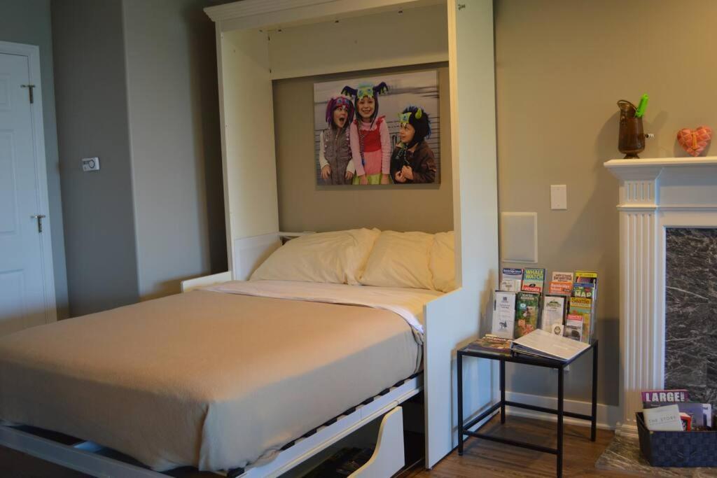 1-Bedroom Seaview Guesthouse On Seattle Luxury Estate With Views Of Olympic Mountains Exterior photo