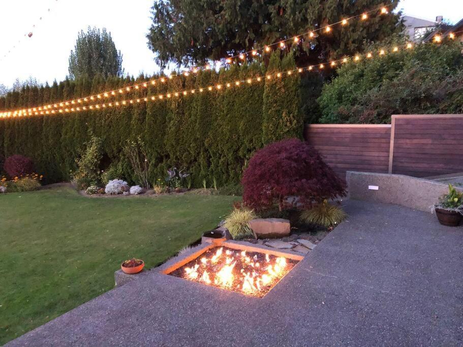 1-Bedroom Seaview Guesthouse On Seattle Luxury Estate With Views Of Olympic Mountains Exterior photo