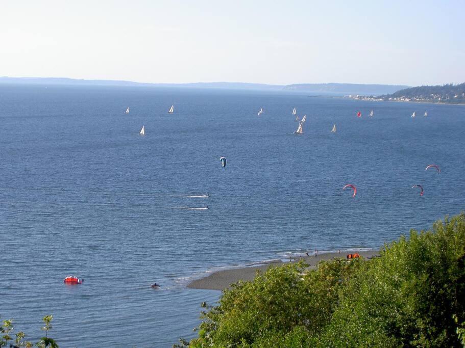 1-Bedroom Seaview Guesthouse On Seattle Luxury Estate With Views Of Olympic Mountains Exterior photo