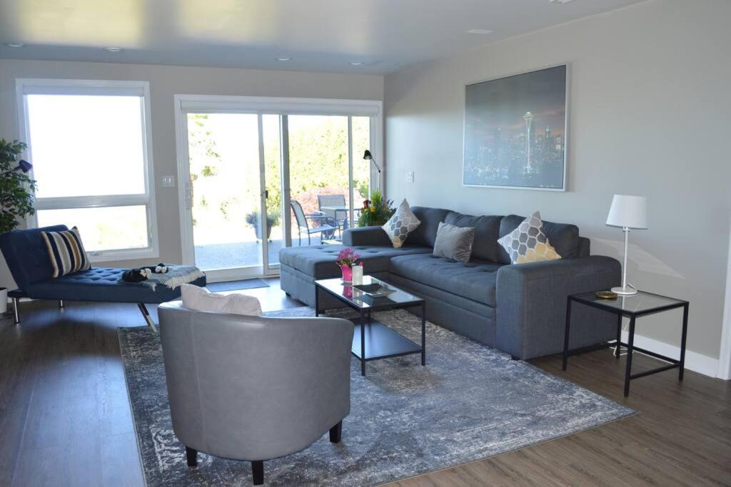 1-Bedroom Seaview Guesthouse On Seattle Luxury Estate With Views Of Olympic Mountains Exterior photo